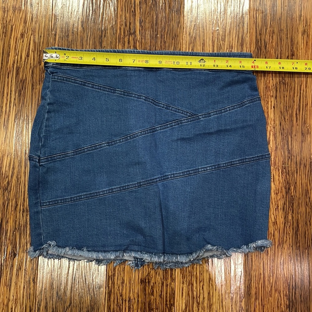 Bcbgeneration Patchwork Stretch Denim Raw Hem Min… - image 8